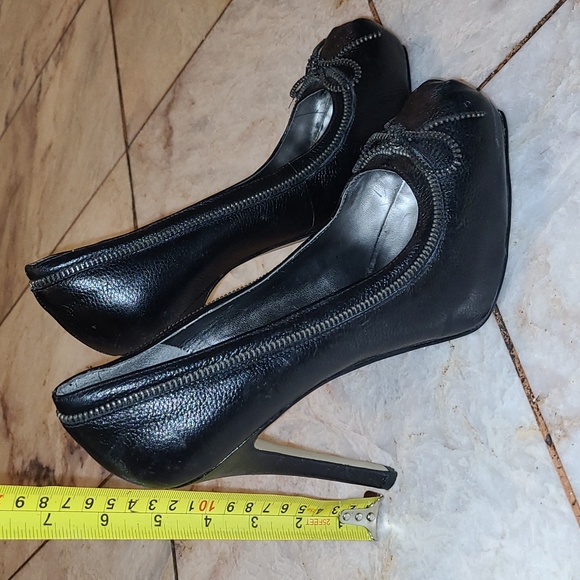 Guess Black Leather Heels - Picture 3 of 6
